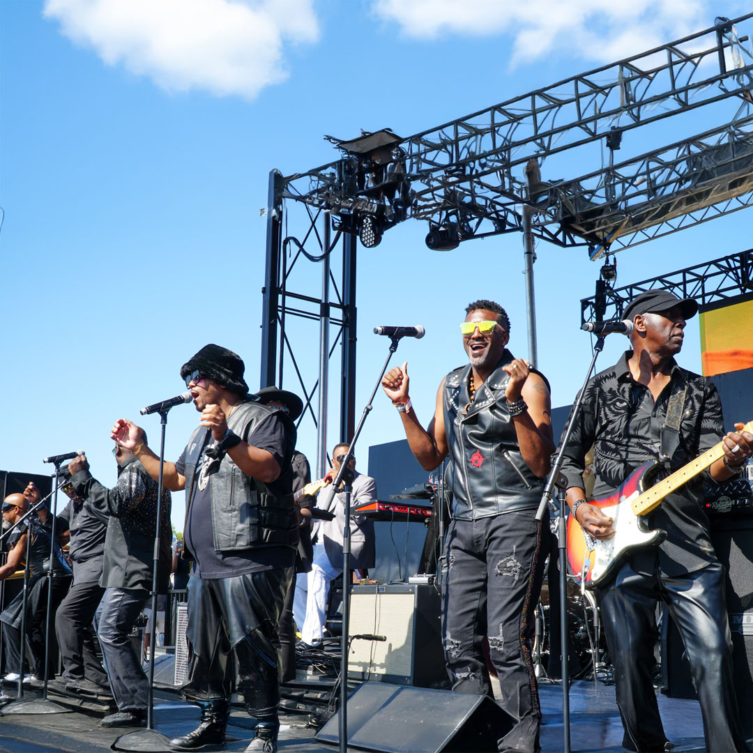 artist%20asset_1x1_ub40